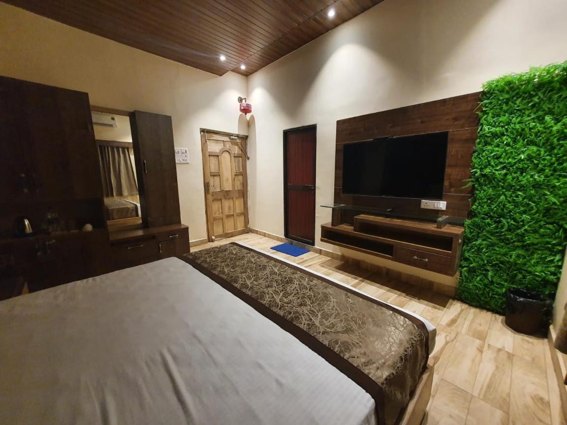 Focus Club And Resort Ranchi Esterno foto